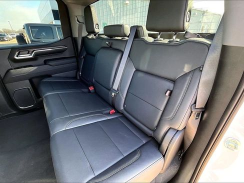 Used 2023 GMC Sierra 1500 SLT image 34