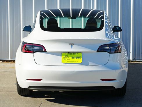 Used 2021 Tesla Model 3 Standard Range Plus image 51