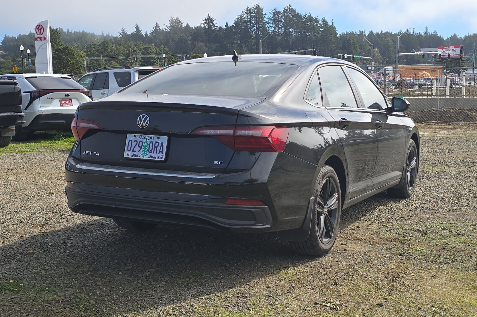 Used 2024 Volkswagen Jetta SE FWD image 5