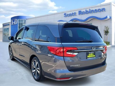 Certified 2023 Honda Odyssey Touring image 3