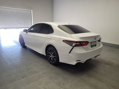 Used 2022 Toyota Camry SE FWD image 5