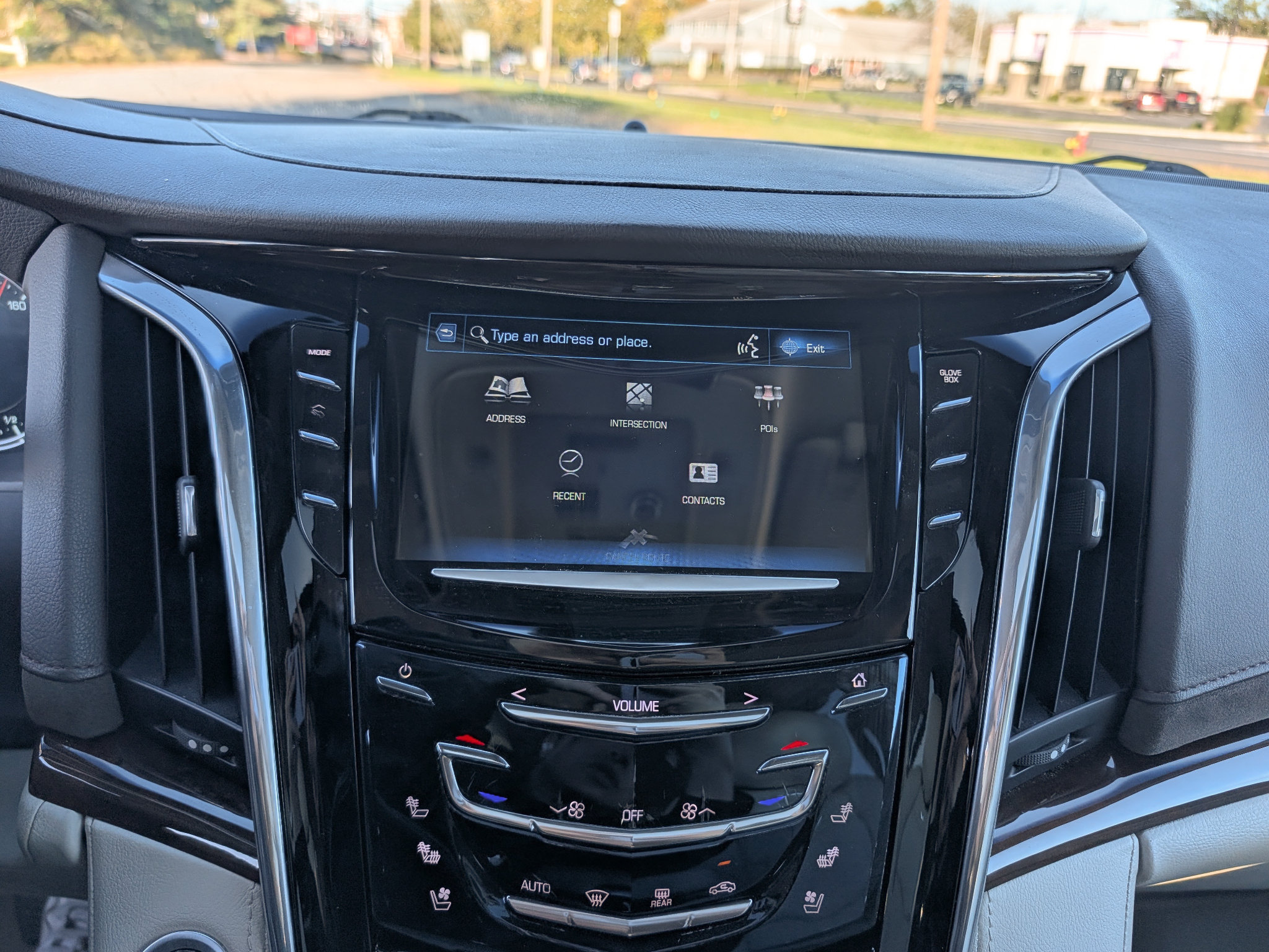 Used 2017 Cadillac Escalade ESV Luxury AWD/4WD image 30