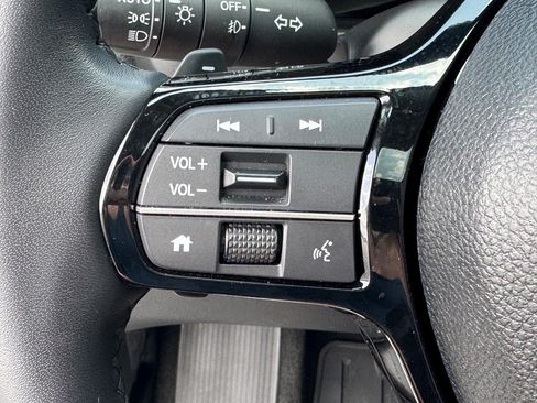 Certified 2025 Honda Pilot Touring image 22
