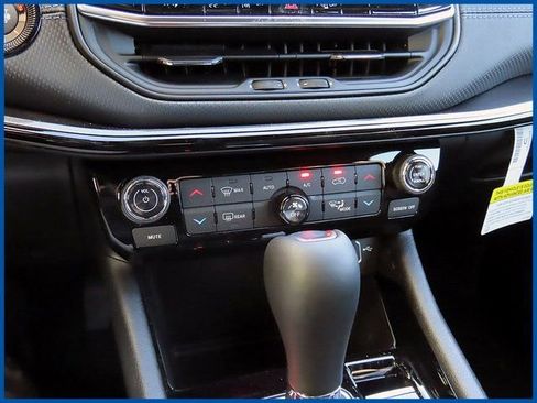 New 2026 Jeep Compass Limited w/ Sun, Sound & Navigation Group AWD/4WD image 18