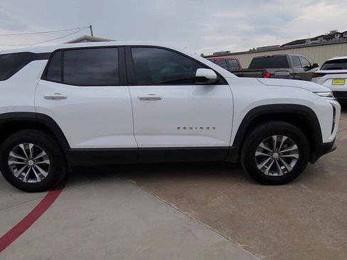 Used 2025 Chevrolet Equinox LT FWD image 9
