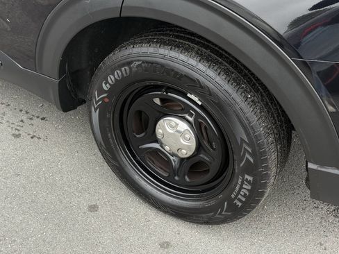 Used 2021 Ford Explorer Police Interceptor Utility AWD image 32