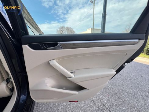 Used 2017 Volkswagen Passat 1.8T SE image 49