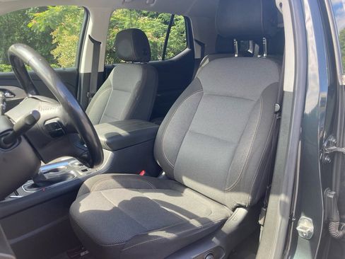 Used 2021 Chevrolet Traverse LT FWD image 6