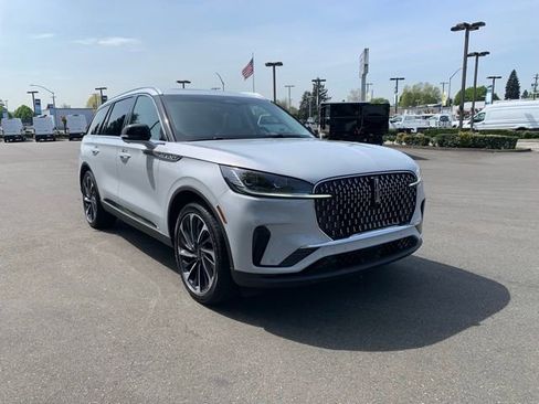 New 2025 Lincoln Aviator Reserve w/ Equipment Group 201A image 10