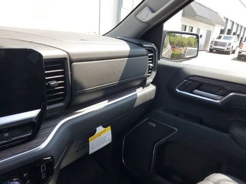 New 2026 GMC Sierra 1500 SLT AWD/4WD image 28