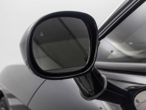 Used 2015 Dodge Challenger SRT Hellcat image 23