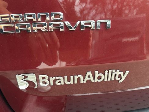 Used 2019 Dodge Grand Caravan SXT FWD image 30