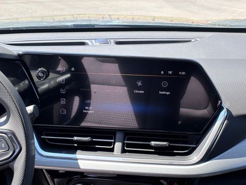 New 2025 Chevrolet Trax LT image 30