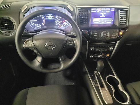 Used 2020 Nissan Pathfinder S FWD image 22