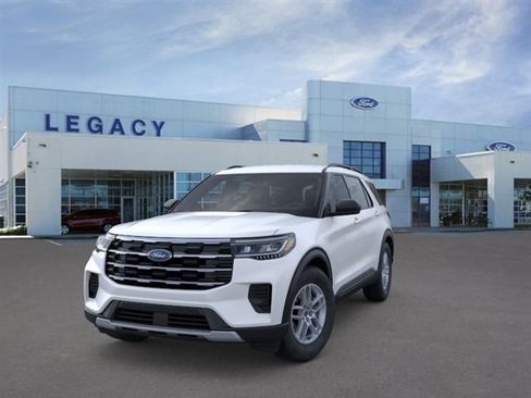 New 2026 Ford Explorer Active RWD image 2