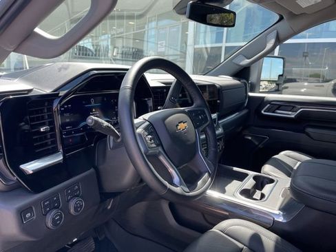 Used 2025 Chevrolet Silverado 3500 LTZ w/ LTZ Plus Package AWD/4WD image 7