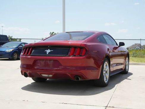 Used 2016 Ford Mustang Coupe RWD image 9