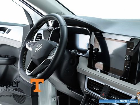 Used 2025 Volkswagen Taos SE w/ Panoramic Sunroof Package AWD/4WD image 34