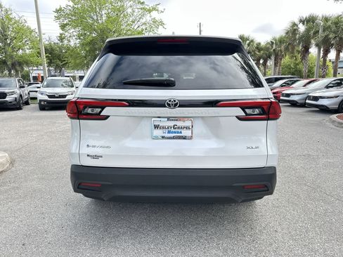 Used 2024 Toyota Grand Highlander AWD Hybrid image 5