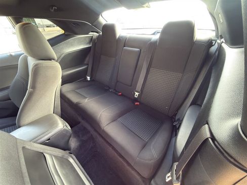 Used 2017 Dodge Challenger SXT RWD image 13