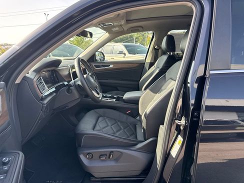 Used 2024 Volkswagen Atlas SE AWD/4WD image 11