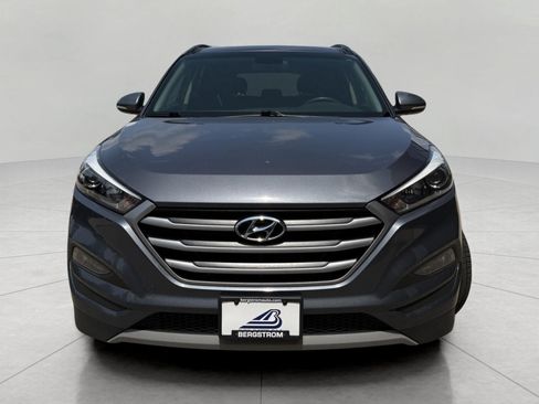 Used 2018 Hyundai Tucson Value AWD/4WD image 3