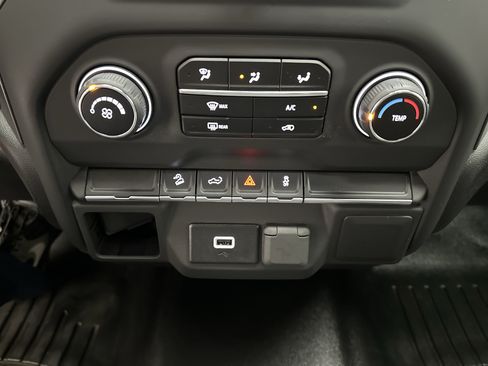 Used 2019 Chevrolet Silverado 1500 Custom Trail Boss w/ Custom Convenience Package AWD/4WD image 30