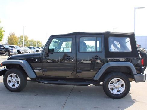 Used 2016 Jeep Wrangler Unlimited Sport w/ Max Tow Package image 4