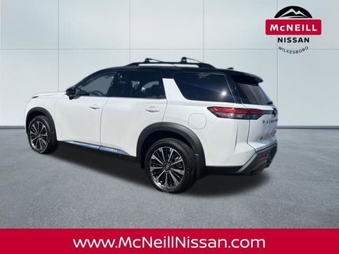 New 2026 Nissan Pathfinder Platinum w/ Cargo Package AWD/4WD image 5