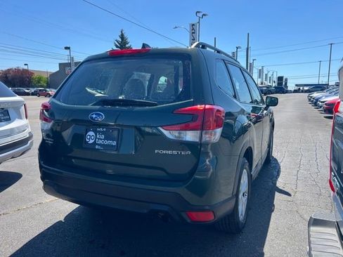 Used 2023 Subaru Forester AWD/4WD image 9