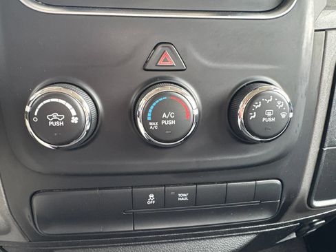 Used 2018 RAM 1500 ST w/ SXT Appearance Group AWD/4WD image 30