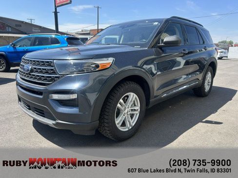 Used 2022 Ford Explorer XLT w/ Equipment Group 202A AWD/4WD image 3
