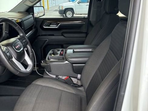 Used 2022 GMC Sierra 1500 Elevation w/ LPO, Elevation Black Package AWD/4WD image 12