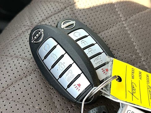 Used 2024 Nissan Murano Platinum w/ Cargo Package image 29