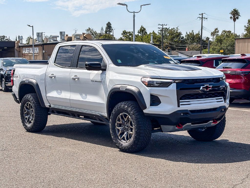 Used 2024 Chevrolet Colorado ZR2 w/ ZR2 Convenience Package III AWD/4WD image 5