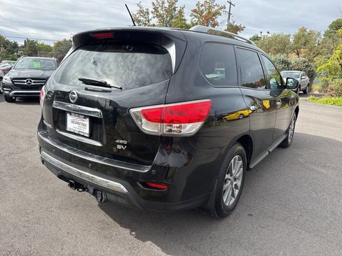 Used 2016 Nissan Pathfinder SV w/ SV Cold Weather Package image 7