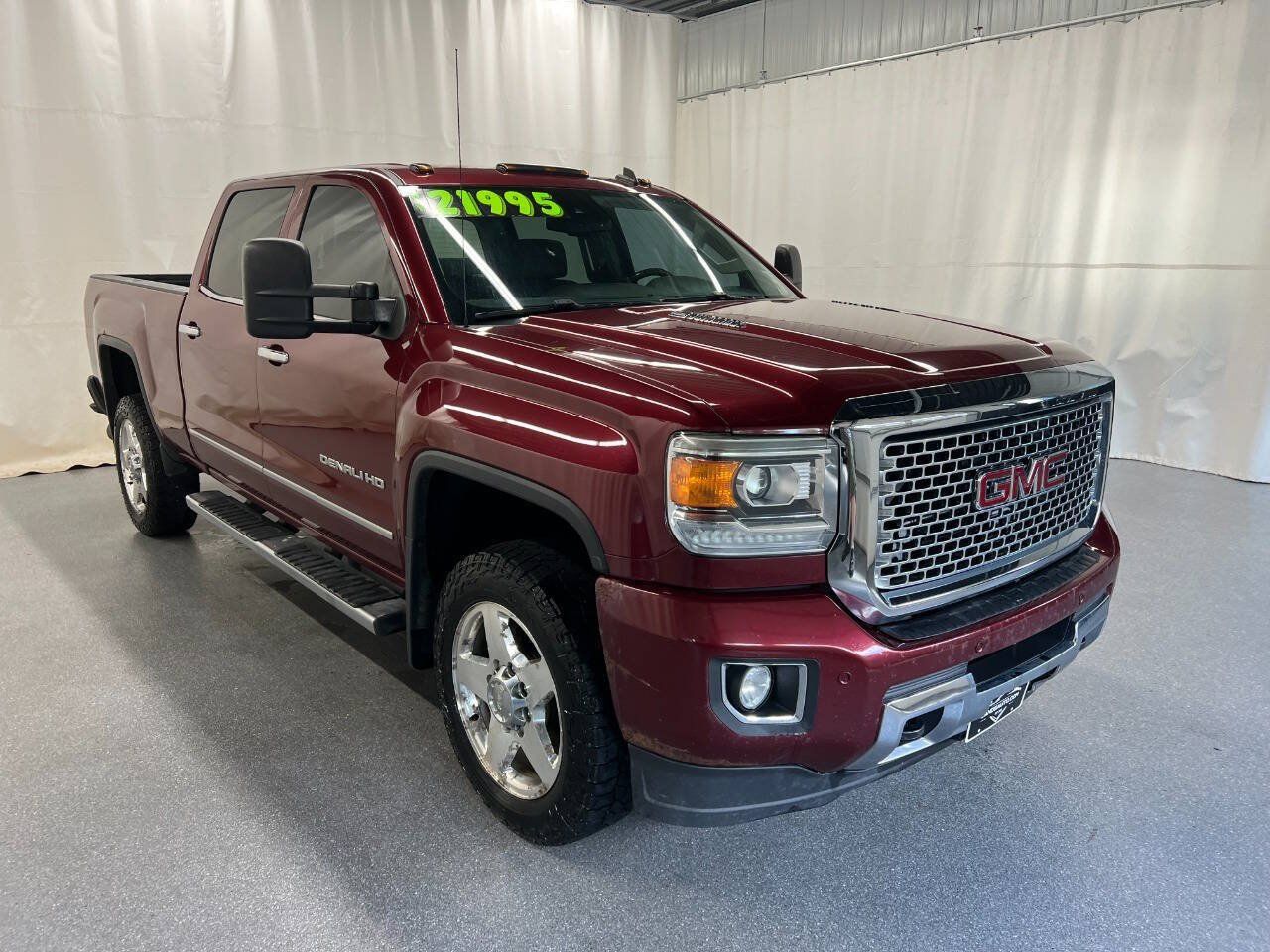 Used 2015 GMC Sierra 2500 Denali w/ Duramax Plus Package AWD/4WD image 3