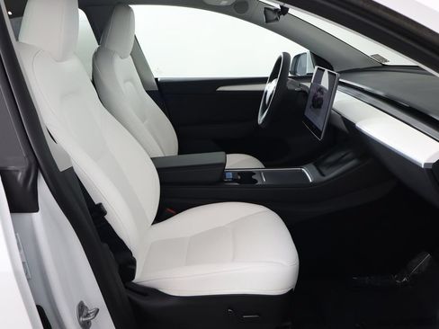 Used 2023 Tesla Model Y Long Range AWD/4WD image 16