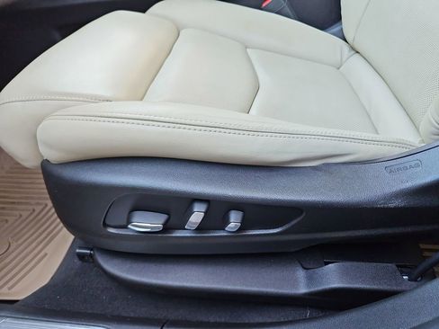 Used 2017 Cadillac XT5 Luxury w/ Driver Awareness Package FWD image 23