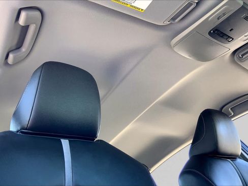 Used 2018 Toyota Camry XSE FWD image 14