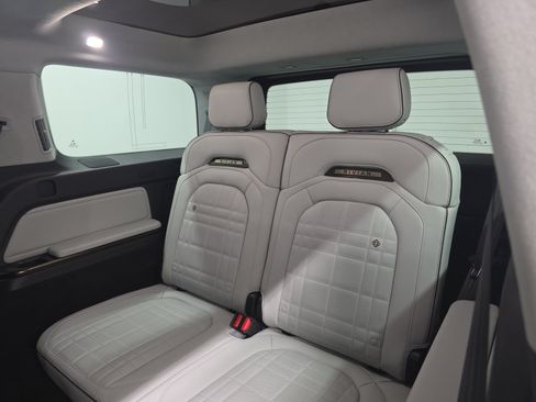 Used 2025 Rivian R1S Premium AWD/4WD image 22