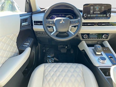 New 2025 Mitsubishi Outlander SEL image 22