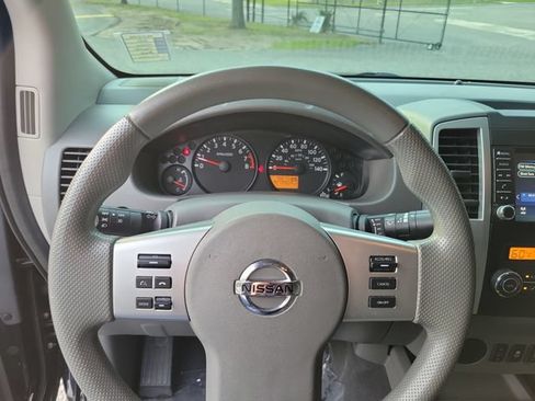 Used 2021 Nissan Frontier SV w/ Midnight Edition Floor Mats RWD image 23