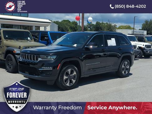 Used 2022 Jeep Grand Cherokee Limited 4xe w/ Luxury Tech Group II AWD/4WD image 2