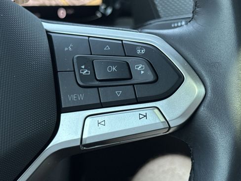 Used 2024 Volkswagen Atlas Cross Sport SEL Premium R-Line image 59