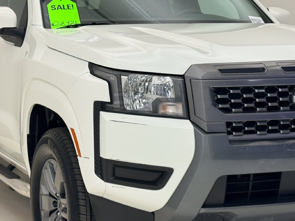 Used 2025 Nissan Frontier SV RWD image 5