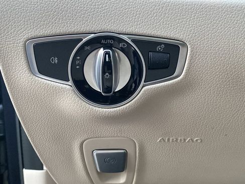 Used 2017 Mercedes-Benz E 300 image 8