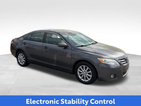Used 2011 Toyota Camry XLE w/ XLE Extra-Value Pkg #2 FWD image 20