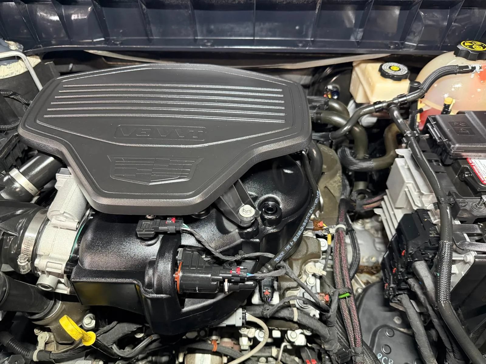 Used 2018 Cadillac XT5 Platinum AWD/4WD image 12