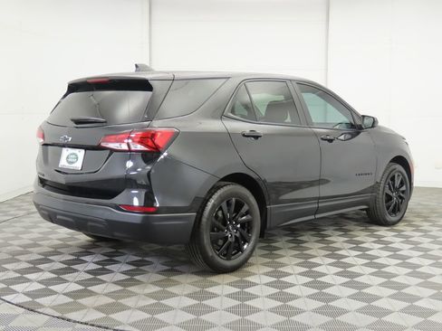 Used 2024 Chevrolet Equinox LS w/ LS Convenience Package image 5